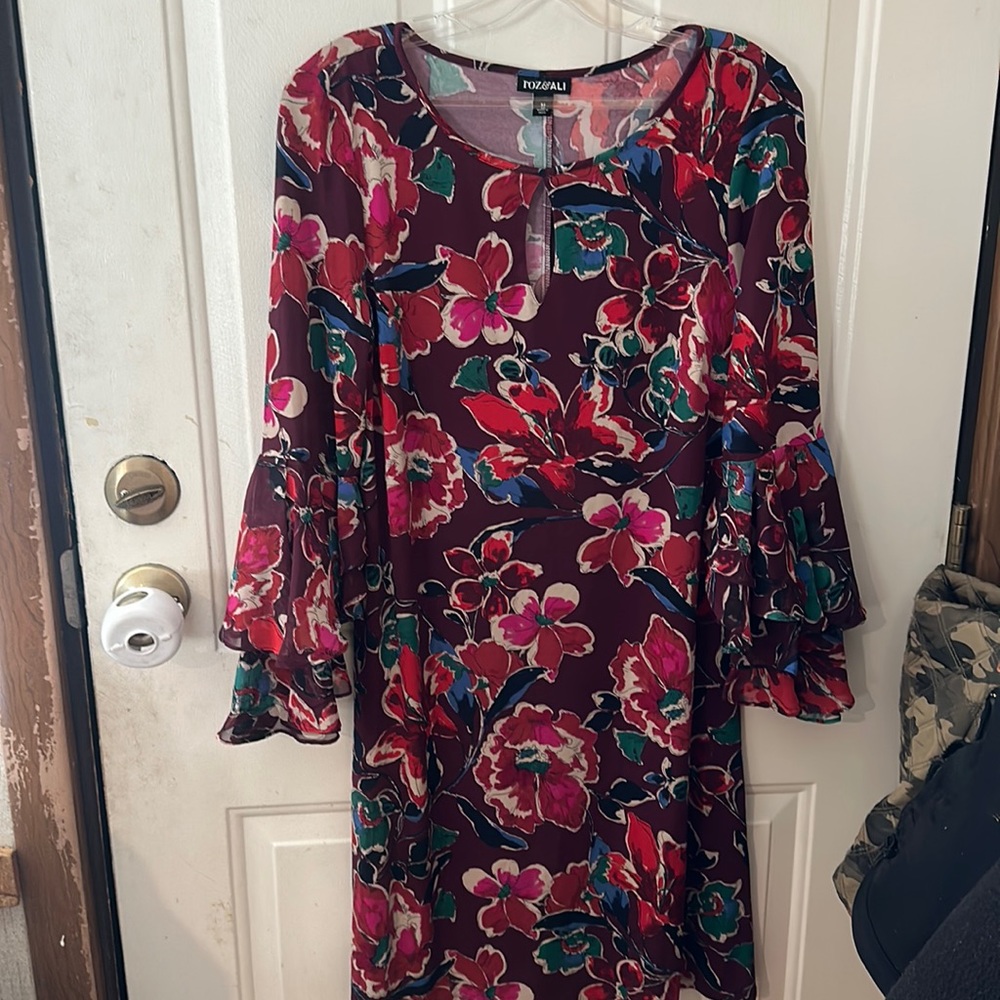 ROZ & ALI FLORAL FLUTTER SLEEVE DRESS: RED: EUC: SZ M